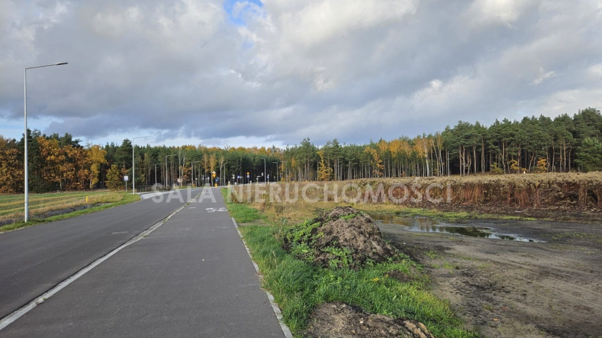 Działka na sprzedaż